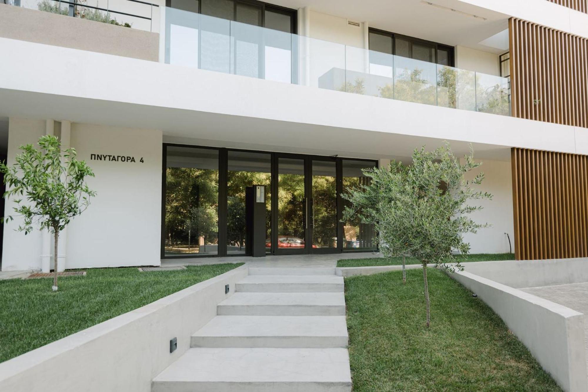 Urban Apt With Stunning Acropolis View & Roofdeck Athen Exterior foto